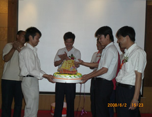 营业启动会神秘礼物2.jpg